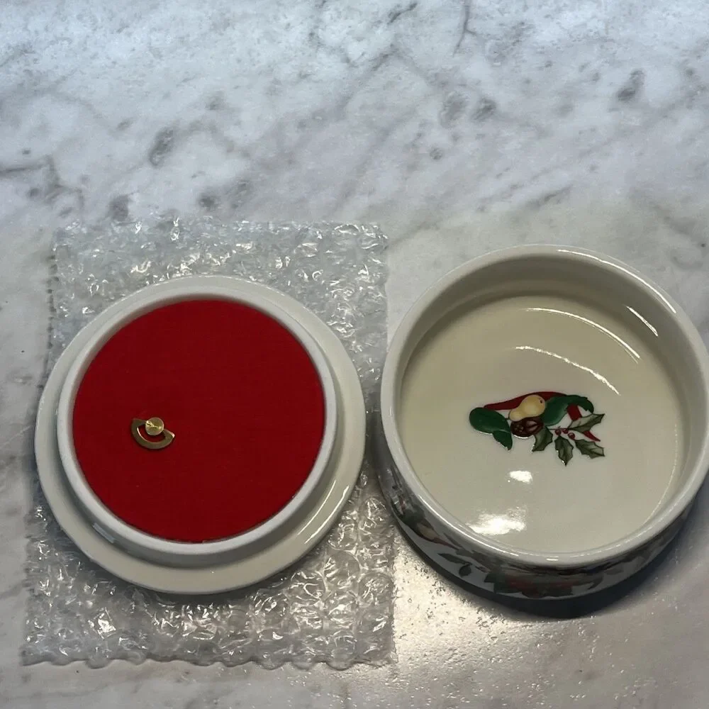 Vintage Heritage House Melodies Christmas Silent Night Music Trinket Box Holiday